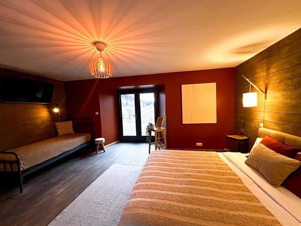 La Ferme Du Bien-Etre Bed & Breakfast Saint-Julien-Chapteuil Exterior photo